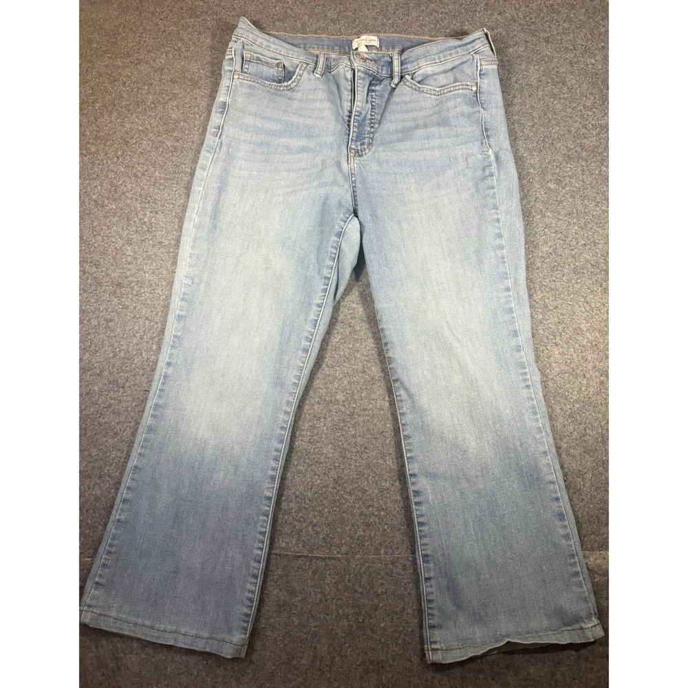 Jessica Simpson Women's High-Rise Straight Leg Light Wash Denim Jeans Size 10/30